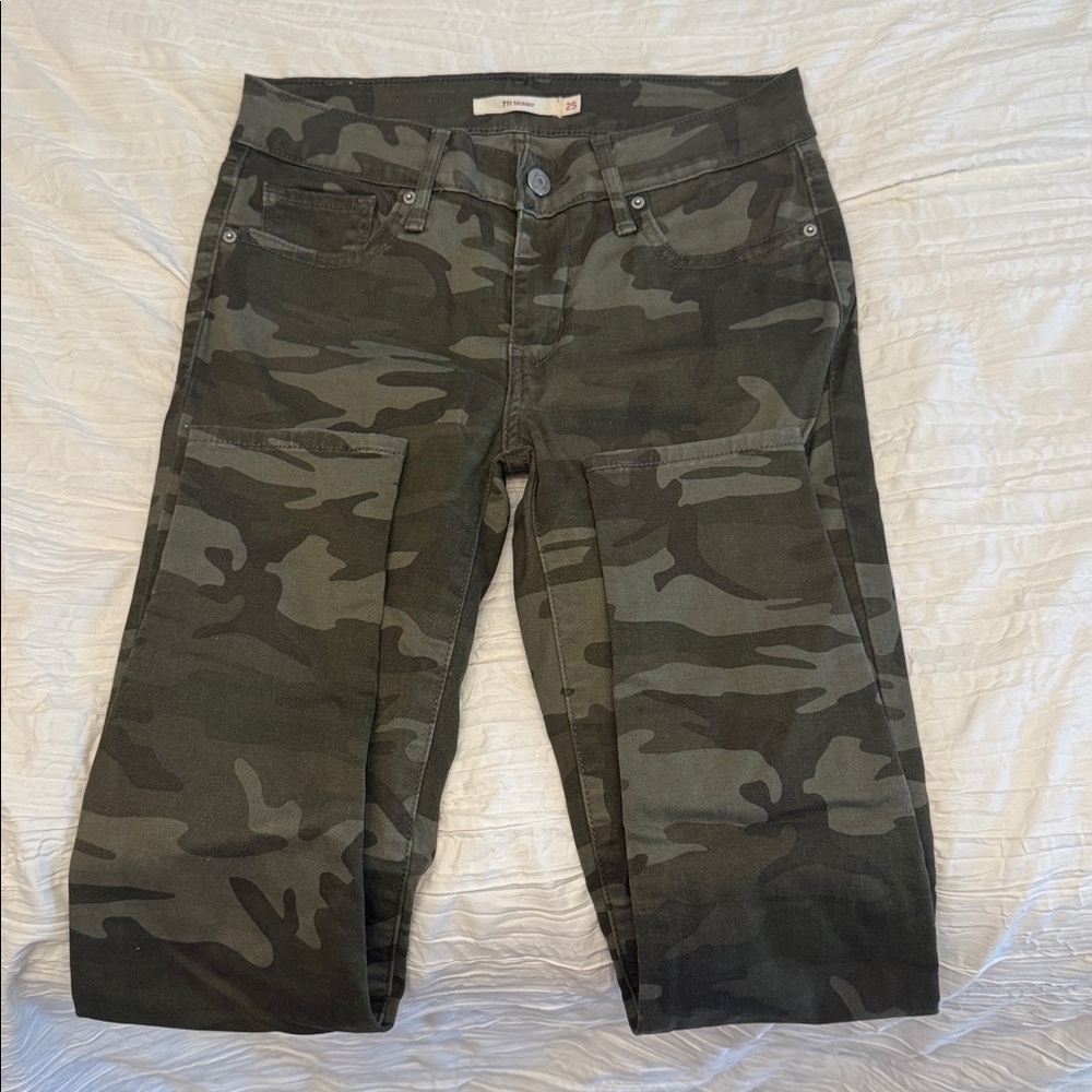 Levi's 711 Skinny Pants in Camouflage